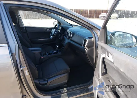 2017 Kia Sportage Lx z USA, uszkodzony, nr VIN KNDPMCAC1H7198880